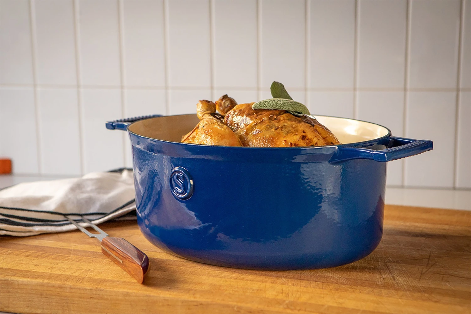 Saveur Selects Braadpan Ovaal Voyage - Classic Blue - ø 30 Cm - Geëmailleerde Anti-aanbaklaag 4 Saveur Selects Braadpan Ovaal Voyage - Classic Blue - ø 30 Cm - Geëmailleerde Anti-aanbaklaag - Afbeelding 2