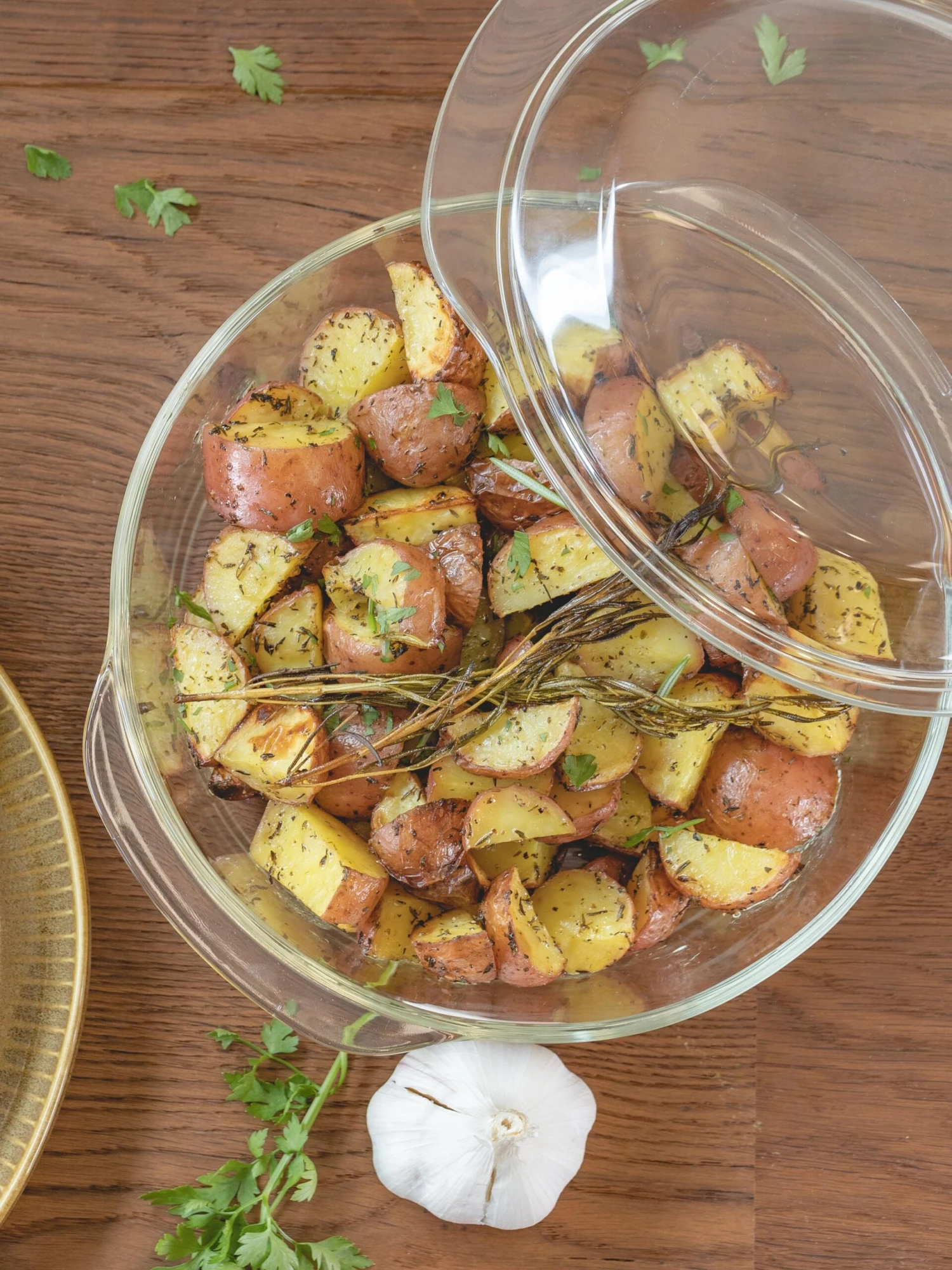 Sareva Ovenschaal Met Deksel - Hittebestendig Glas - ø 21.5 Cm / 2 Liter 4 Sareva Ovenschaal Met Deksel - Hittebestendig Glas - ø 21.5 Cm / 2 Liter - Afbeelding 2