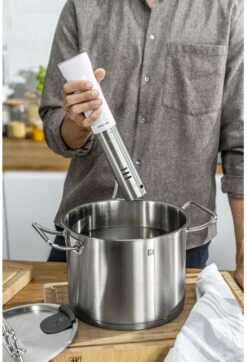 Zwilling Sous Vide Stick Enfinigy - Nauwkeurige Temperatuurinstelling - IPX7 Waterproof - Zwart 23 Zwilling Sous Vide Stick Enfinigy - Nauwkeurige Temperatuurinstelling - IPX7 Waterproof - Zwart -Keukengerei Winkel 4009839546716 8