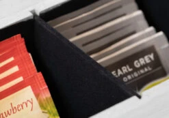 Sakura Tea Theedoos - Wit - 6-vaks - Met Fluweel - 43 X 9 Cm 12 Sakura Tea Theedoos - Wit - 6-vaks - Met Fluweel - 43 X 9 Cm -Keukengerei Winkel 5 detail 6 lang wit 1