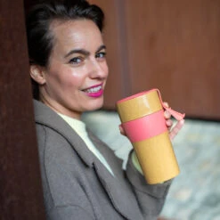 Koziol Thermosbeker Aroma To Go Roze 700 Ml -Keukengerei Winkel 7243 aroma to go xl 704 fr 7 os