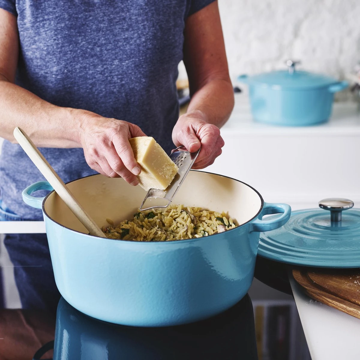 BK Braadpan Bourgogne - Aqua Blue - ø 24 Cm / 4.2 Liter 4 BK Braadpan Bourgogne - Aqua Blue - ø 24 Cm / 4.2 Liter - Afbeelding 2