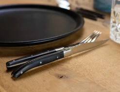 Jay Hill Bestekset Laguiole - Zwart - 16-delig / 4 Personen 11 Jay Hill Bestekset Laguiole - Zwart - 16-delig / 4 Personen -Keukengerei Winkel AR7A5876 1