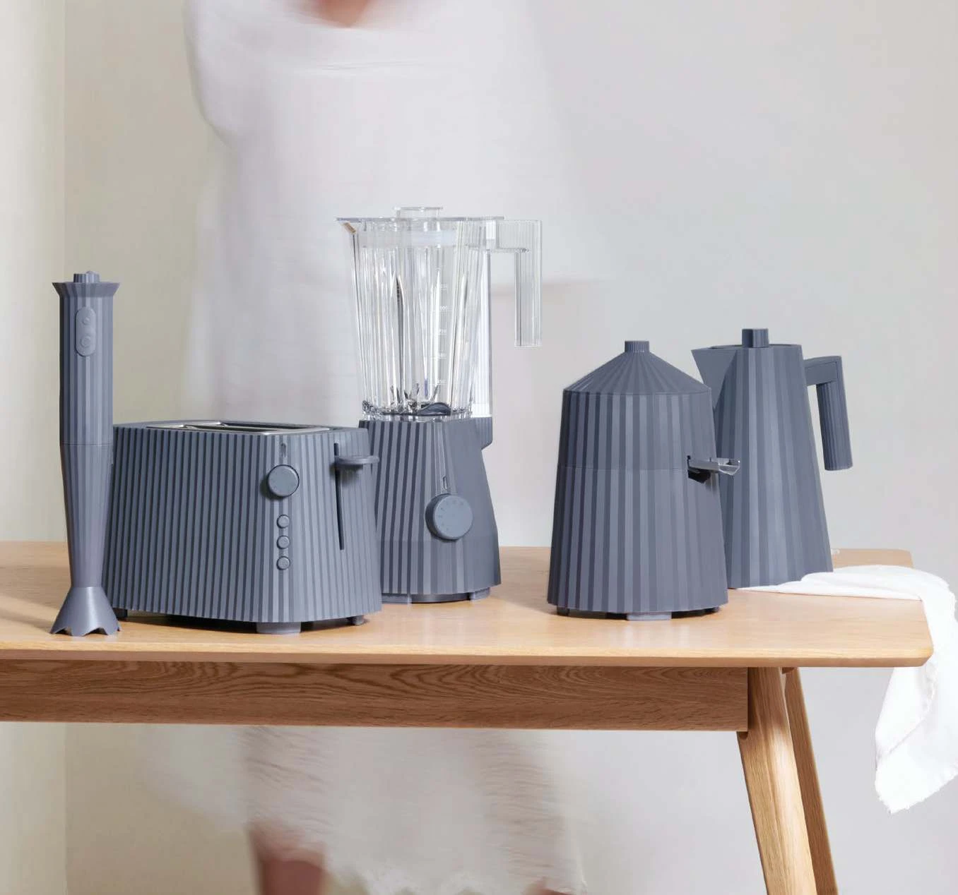 Alessi Citruspers Plissé - Elektrisch - Grijs - Michele De Lucchi - MDL07 G 6 Alessi Citruspers Plissé - Elektrisch - Grijs - Michele De Lucchi - MDL07 G - Afbeelding 4