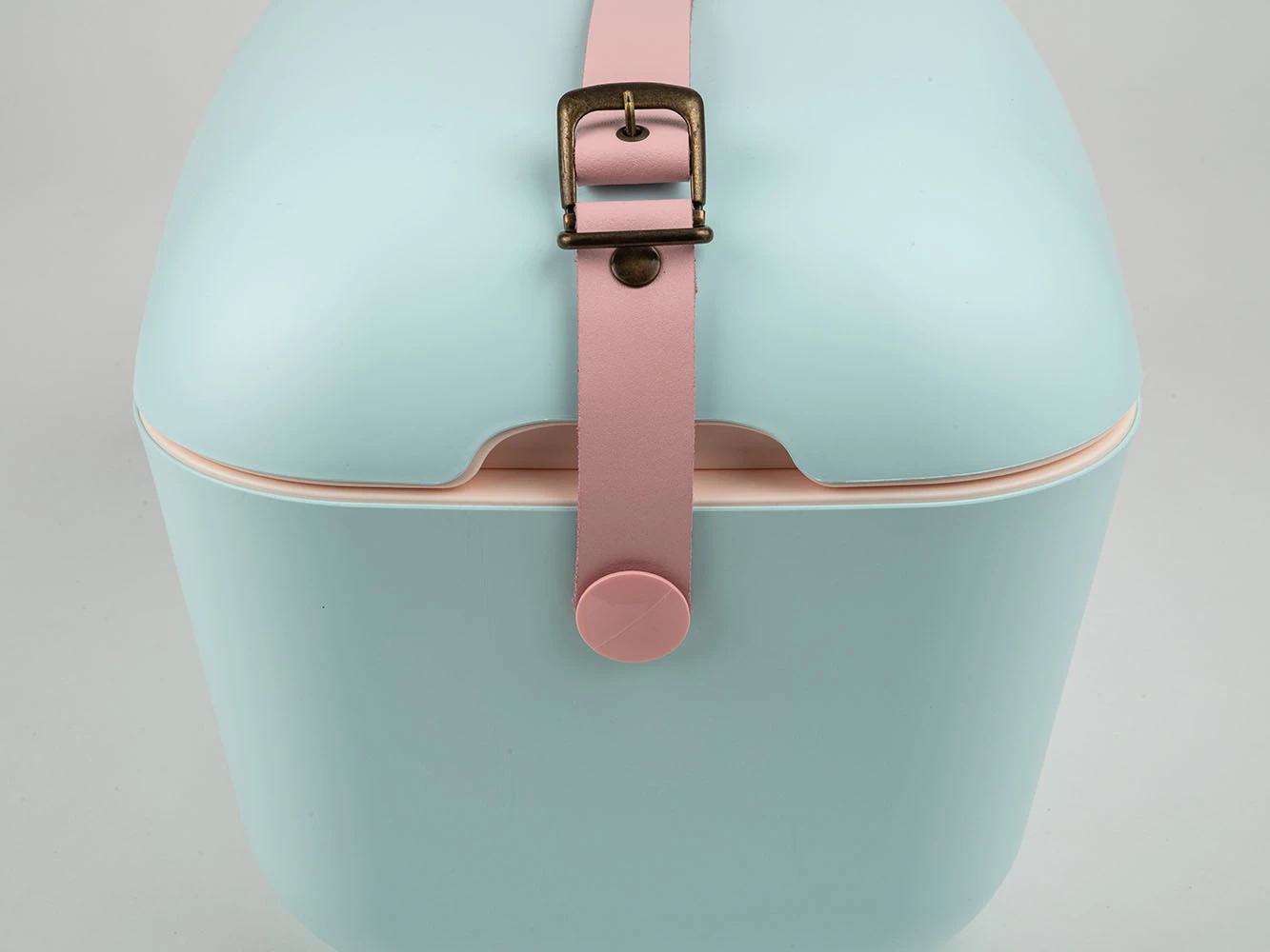 Polarbox Koelbox Met Schouderband - Lichtblauw - 12 Liter 5 Polarbox Koelbox Met Schouderband - Lichtblauw - 12 Liter - Afbeelding 3