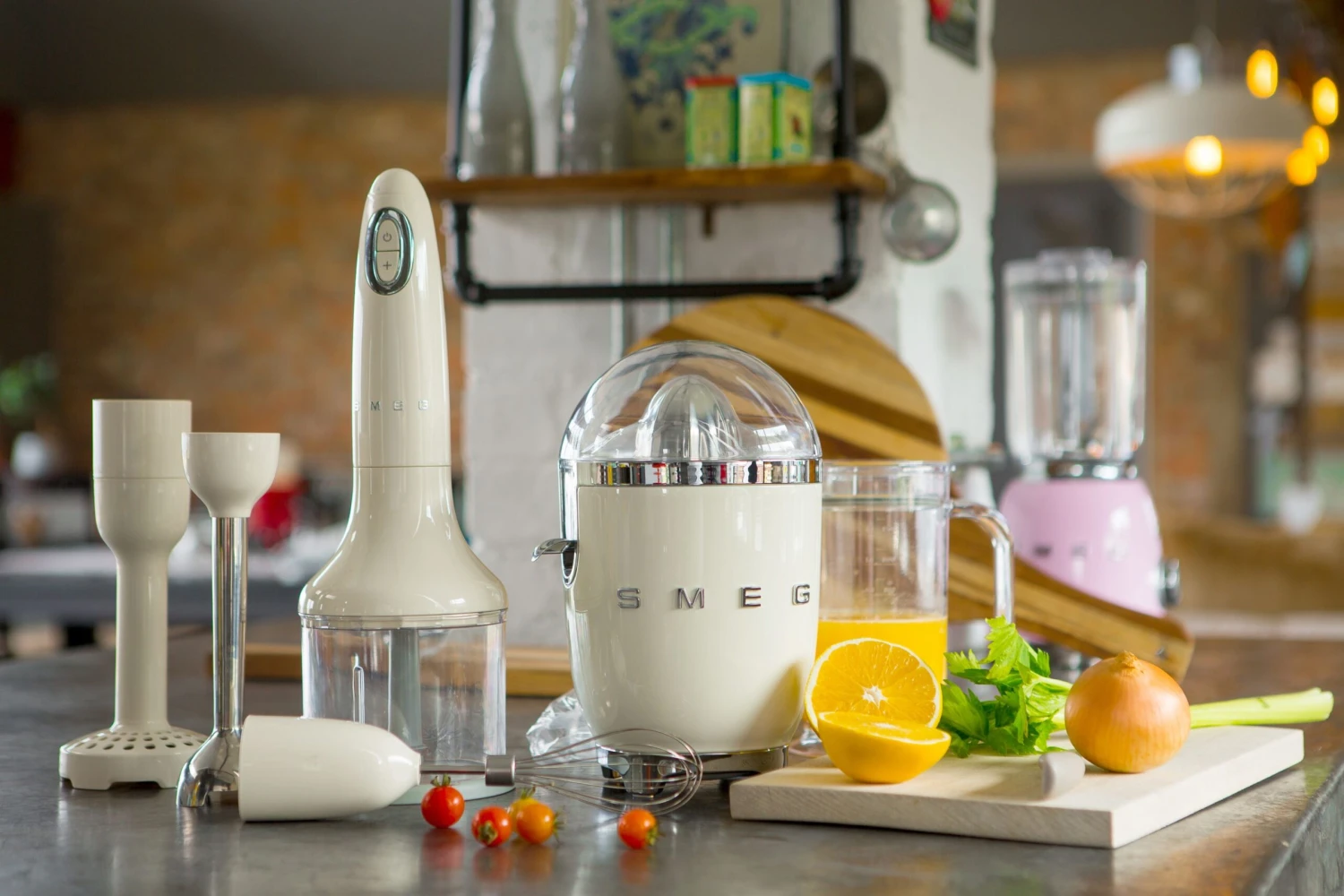 SMEG Citruspers - Elektrisch - Creme - CJF11CREU 4 SMEG Citruspers - Elektrisch - Creme - CJF11CREU - Afbeelding 2