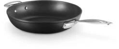 Le Creuset Sauteerpan Les Forgées TNS - ø 30 Cm / 3.7 Liter - Standaard Anti-aanbaklaag 15 Le Creuset Sauteerpan Les Forgées TNS - ø 30 Cm / 3.7 Liter - Standaard Anti-aanbaklaag -Keukengerei Winkel LC 20190624 ZS PS FS 51101300010202 005