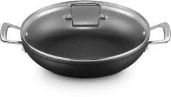 Le Creuset Hapjespan Met Deksel - Les Forgées TNS - ø 28 Cm / 3.2 Liter - Standaard Anti-aanbaklaag -Keukengerei Winkel LC 20190624 ZS PS FS 51107280010502 002