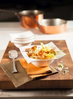 Maxwell & Williams Soepkom Motion 19 X 19 Cm / 500 Ml 8 Maxwell & Williams Soepkom Motion 19 X 19 Cm / 500 Ml -Keukengerei Winkel Motion sfeer5 1