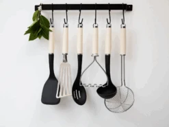 KitchenAid Soeplepel Core - Amandelwit -Keukengerei Winkel Productafbeeldingen CL 2023 03 09T144311.512