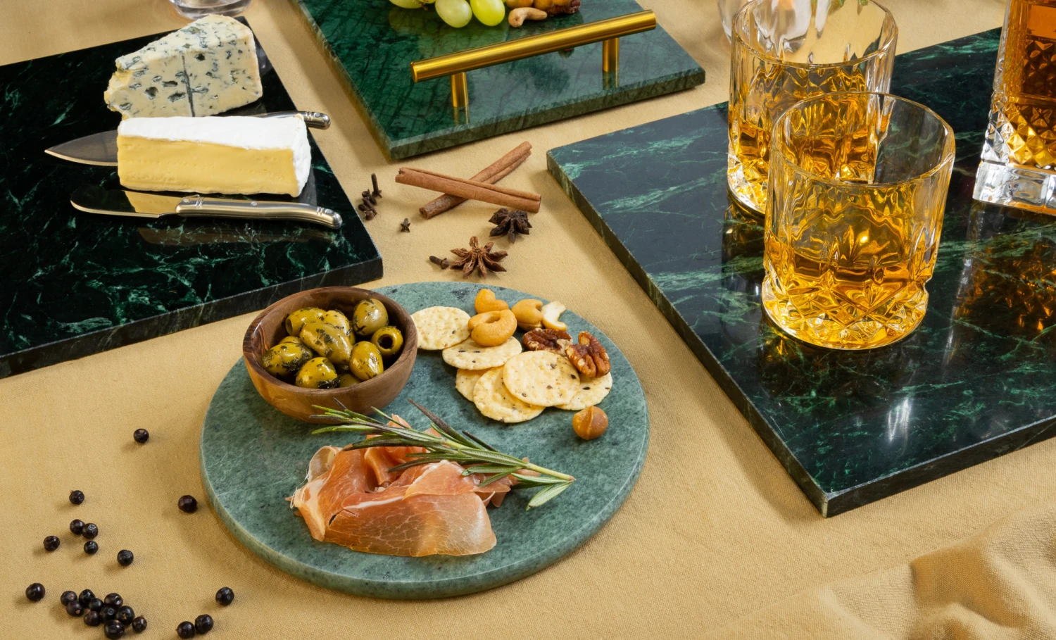 Jay Hill Snijplank / Serveerplank / Borrelplank Marmer - Licht Groen - ø 20 Cm 5 Jay Hill Snijplank / Serveerplank / Borrelplank Marmer - Licht Groen - ø 20 Cm - Afbeelding 4