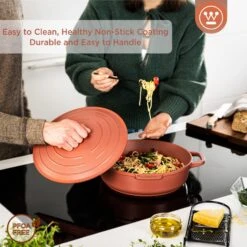 Westinghouse Hapjespan Performance - Rebel Red - ø 28 Cm / 4.1 Liter - Standaard Anti-aanbaklaag -Keukengerei Winkel WCCC0095L28OR 4