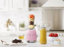 SMEG Smoothie Blender - Compact - Roze - 600 Ml - PBF01PKEU -Keukengerei Winkel WEB PBF01PKEU L01.jpg
