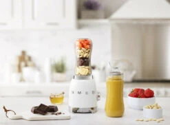 SMEG Smoothie Blender - Compact - Wit - 600 Ml - PBF01WHEU -Keukengerei Winkel WEB PBF01WHEU L01.jpg