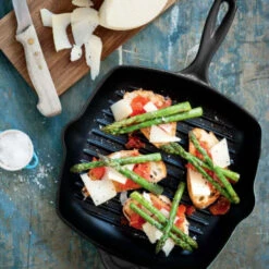 Le Creuset Grillpan Signature - Mat Zwart -26 X 26 Cm - Geëmailleerde Anti-aanbaklaag 7 Le Creuset Grillpan Signature - Mat Zwart -26 X 26 Cm - Geëmailleerde Anti-aanbaklaag -Keukengerei Winkel le creuset paistinpannu 1