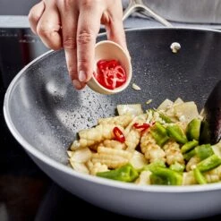 Demeyere Wokpan Alu Pro 5 - Ceraforce - ø 30 Cm - Keramische Anti-aanbaklaag 11 Demeyere Wokpan Alu Pro 5 - Ceraforce - ø 30 Cm - Keramische Anti-aanbaklaag -Keukengerei Winkel pdp masonry content demeyere alu pro 5 wok heats up quickly