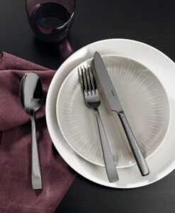 Sambonet Bestekset Flat - Zwart - 24 Delig / 6 Personen 9 Sambonet Bestekset Flat - Zwart - 24 Delig / 6 Personen -Keukengerei Winkel sambonet bestekset flat zwart sfeer 1