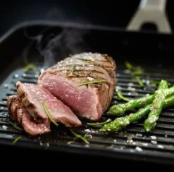 Valira Grillpan Aire Basics - Zwart - 28 X 28 Cm 8 Valira Grillpan Aire Basics - Zwart - 28 X 28 Cm -Keukengerei Winkel valiragrillpan28x283 5